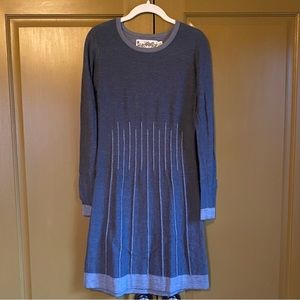 Aventura Grey Knit Dress — Wool Blend — size medium — VGUC